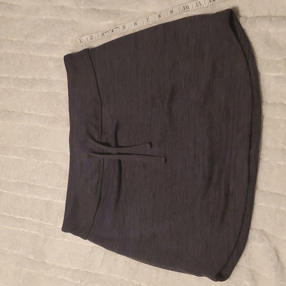 Athleta skirt, stretch waist, small, back zippered pocket. Black/gray
